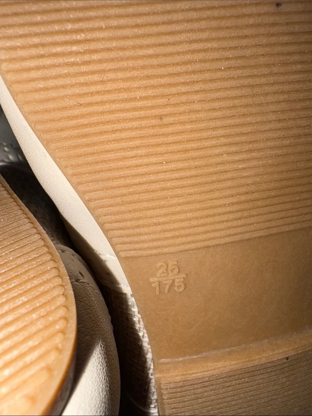 Slip-On Moccasins in Cream Tan - Soft Comfort Loafers